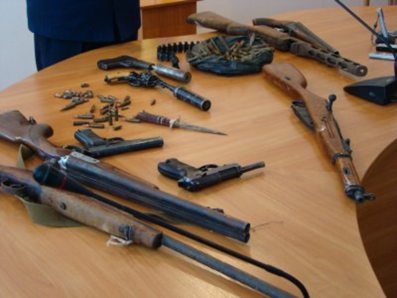 Протягом жовтня хмельничани можуть добровільно здати зброю
