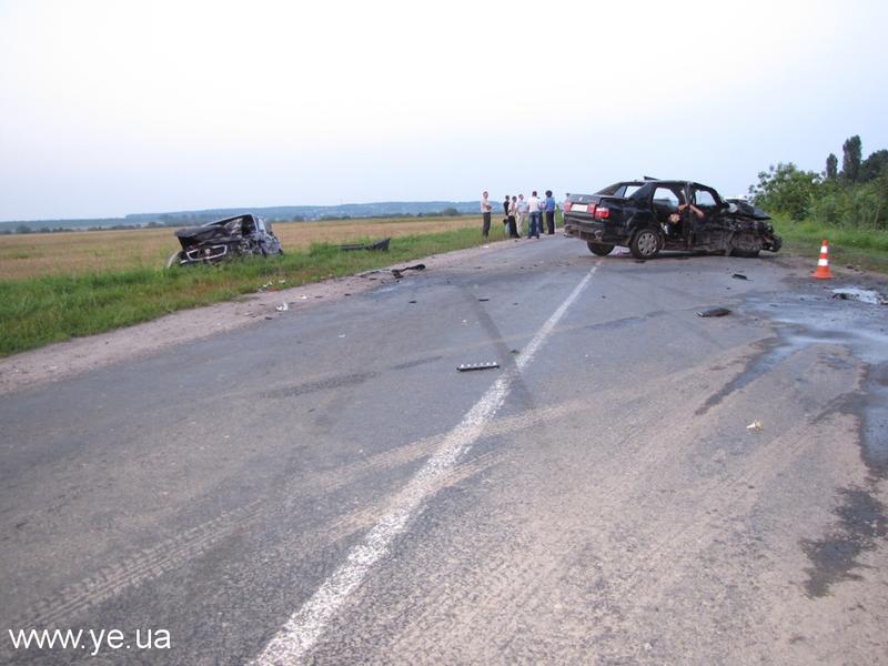 В аварії поблизу Грузевиці одна людина загинула, шестеро отримали травми