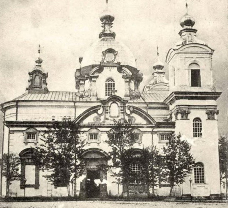 Кафедральний собор, який у 1890-му дав перший притулок музеєві, котрий розпочинався як давньосховище старожитностей в Кам
