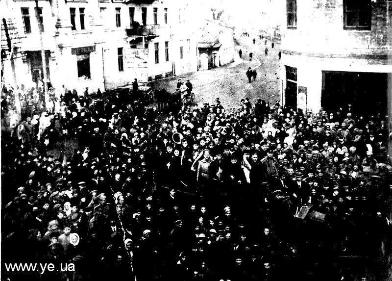 12 квітня 1917 року відбулися збори духовенства Проскурівського повіту та загальні збори Проскурівської української громади