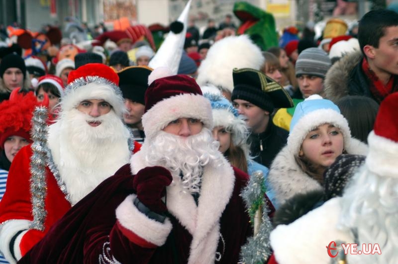 У 2010 році в параді Дідів Морозів взяли участь більше тисячі учасників