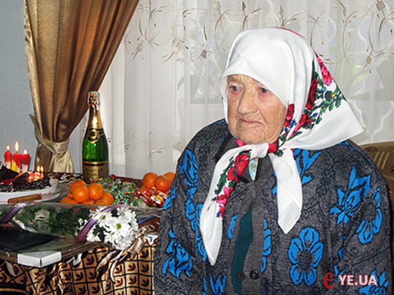 Довгожителька, який вже 107 років, мріє повернутися в рідне село