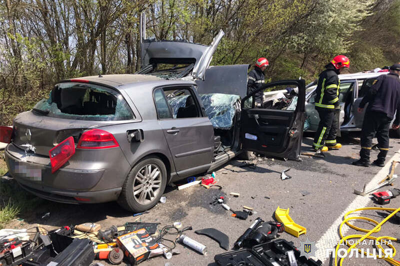 Внаслідок аварії загинули водій «Опеля» та його пасажирка