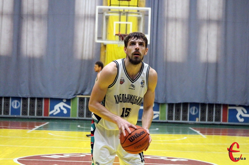 Антон Давидюк, капітан БК Хмельницький, минулого сезону грав проти Київ-Баскета, але в складі БК Одеса