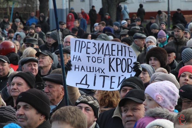 У 2013 році в перший день зими на площі в Хмельницькому зібрався багатотисячний мітинг на підтримку Євромайдану