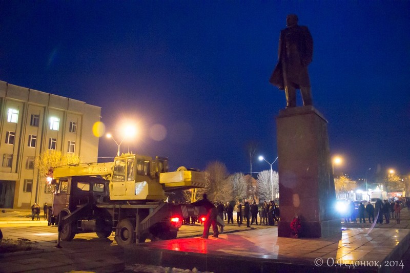 У ніч з 21 на 22 лютого 2014-го в Красилові знесли пам