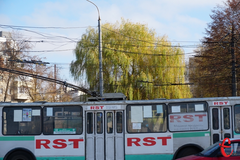 Містян просять бути уважними та стежити за інформаційними трафаретами на автобусах