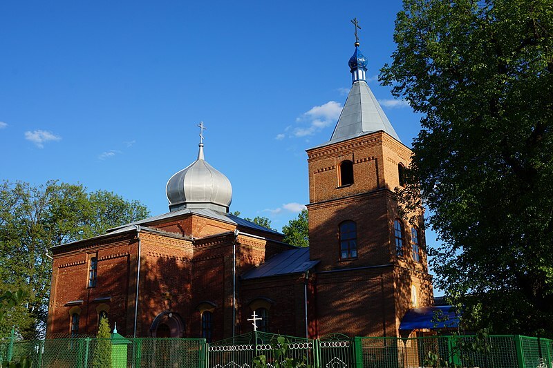 У селі Пирогівці Хмельницької ОТГ понад два місяці храм не відчиняють для служби