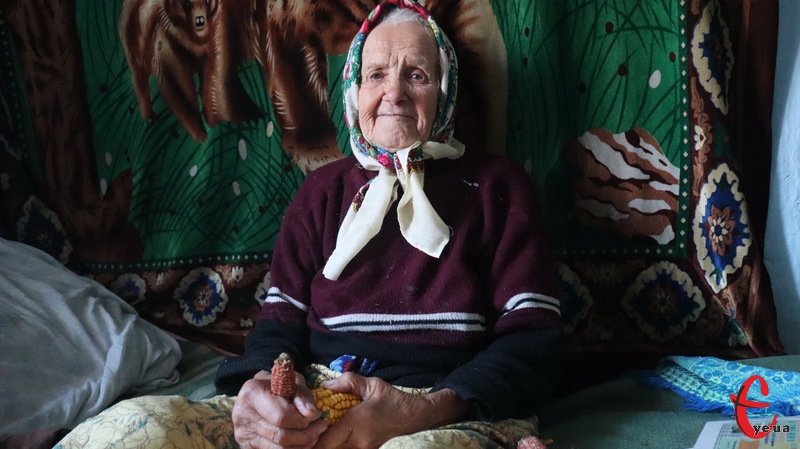 Марії Слюсар з села Черешенька зараз 94 роки, у 33-у було шість. Каже, нема гіршого як голод..