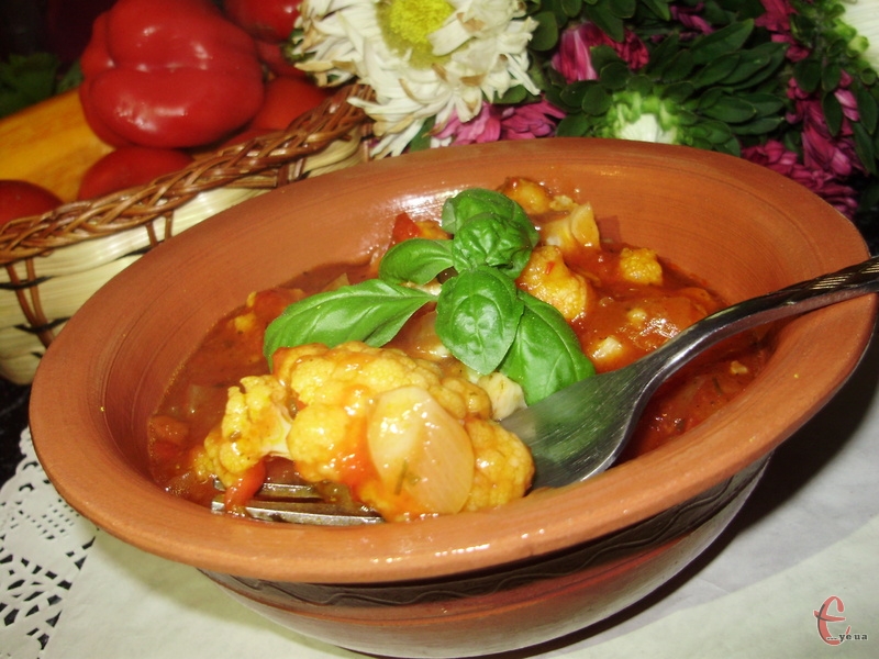 В результаті виходить соковите сабджі — класика індійської ведичної кухні, страва, яка нагадує пряне овочеве рагу.