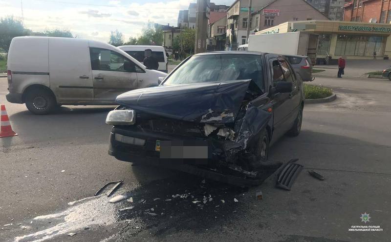 Аварія сталася на вулиці Панаса Мирного