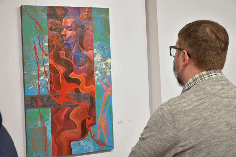 Виставка діє в залі Хмельницького обласного художнього музею