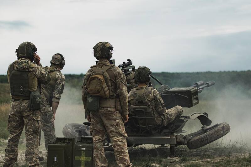 Захисники неба продовжують знищувати ворожі повітряні цілі