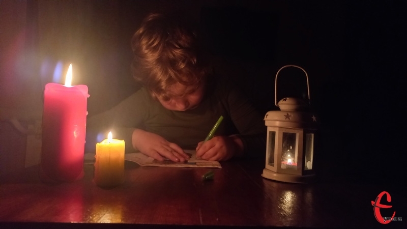 Сьогодні, 31 жовтня, в Україні вводять екстрені відключення електроенергії