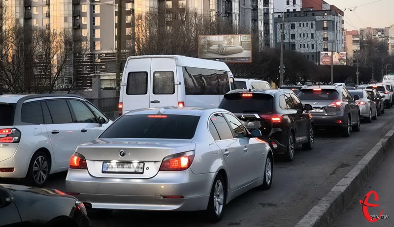 Через ремонти доріг, 2 травня в Хмельницькому на деяких вулицях можливі затори
