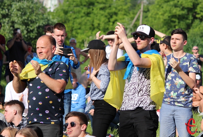 Матч Швеція - Україна покажуть на екрані Молодіжному парку