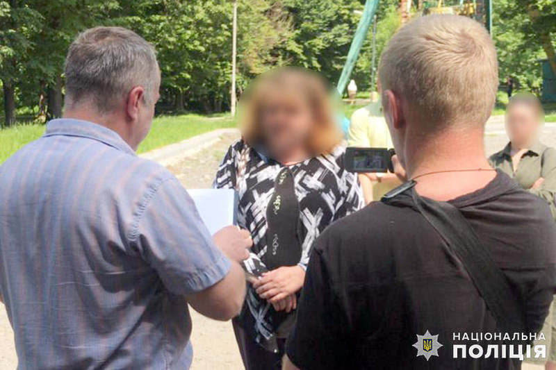 У червні 2019 року правоохоронці затримали хмельничанку, яка намагалась за 30 тисяч гривень «здати в оренду» 15-річну доньку