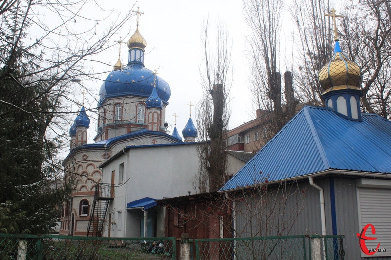 Цього ж дня московський патріархат позбавили права користуватися ділянкою, на якій стоїть церква