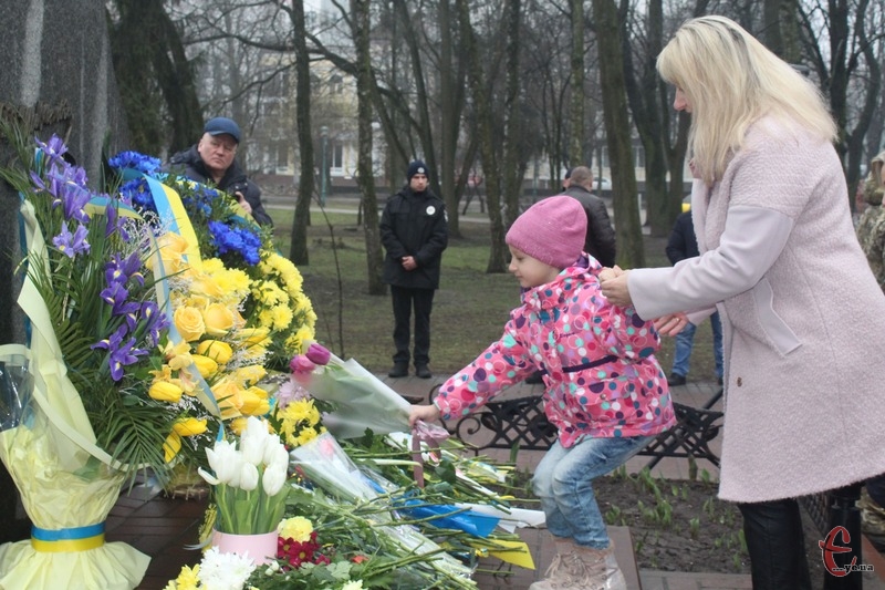 Жителі міста вшанували Тараса Шевченка покладанням квітів