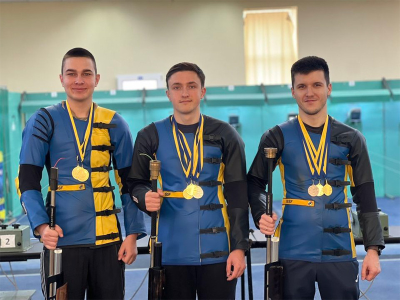 Чоловіча команда Хмельниччину виграла свої змагання на Кубку України з кульової стрільби