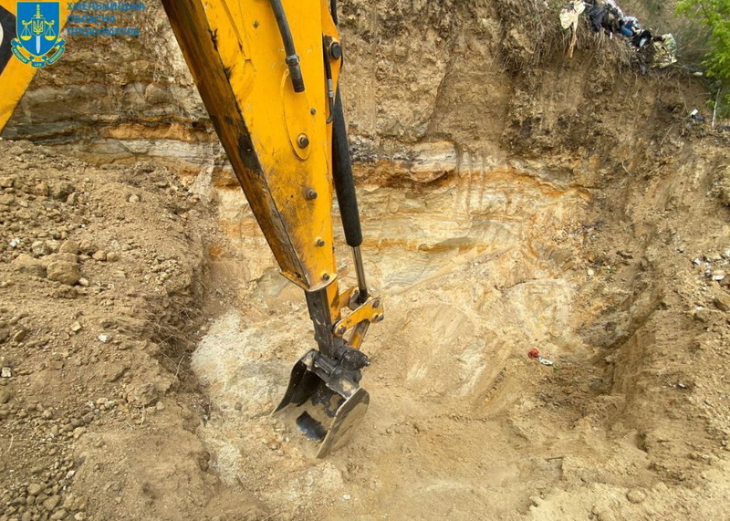 Чоловік викопав майже 300 кубічних метрів піску