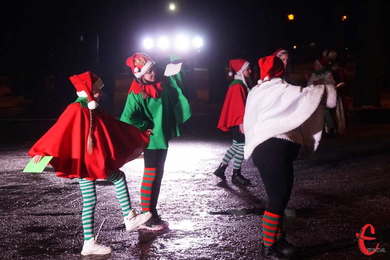 У місті провели новорічне казкове дійство «Дива на Миколая»