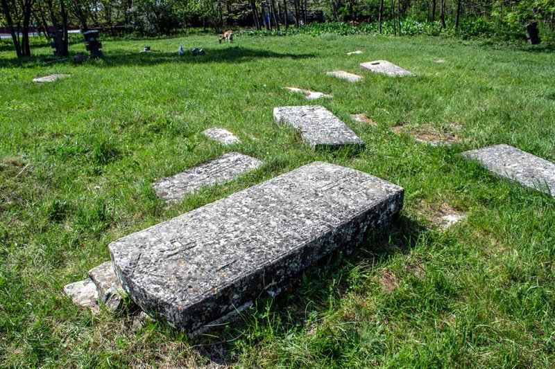 Максимальне покарання, передбачене в Україні за наругу над могилами, — до 12 років позбавлення волі