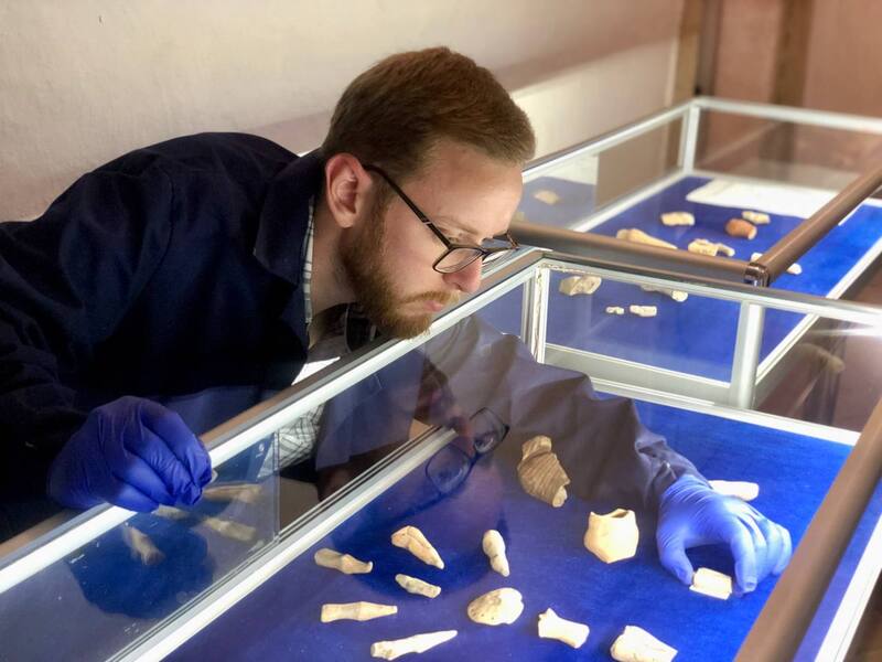 Експозиція налічує 40 глиняних антропоморфних фігур, створених за доби Трипілля