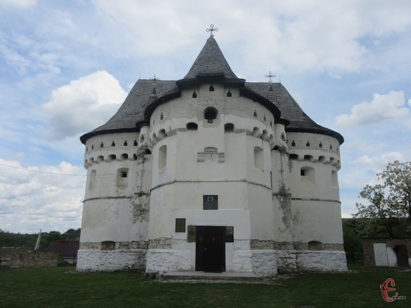 Церква-фортеця у Сутківцях є пам