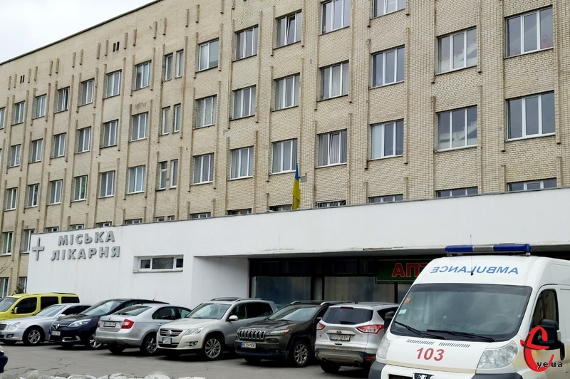 Станом на 4 грудня лише в Хмельницькій міській лікарні з діагнозом Covid-19 перебувають 104 людини