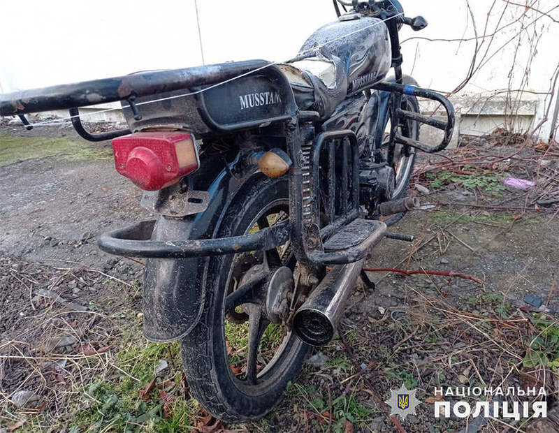 На Красилівщині поліцейські оперативно розшукали викрадений мопед
