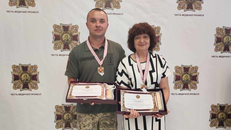 Нагороджені Орденом Святого Пантелеймона: Ярослав Яремішин та Людмила Головко  