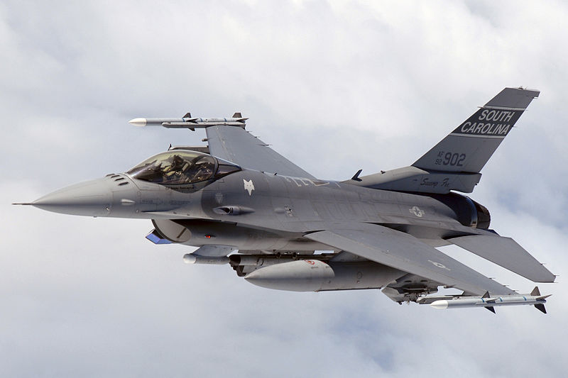 Щоб освоїти американські F-16 нашим пілотам знадобиться орієнтовно шість місяців