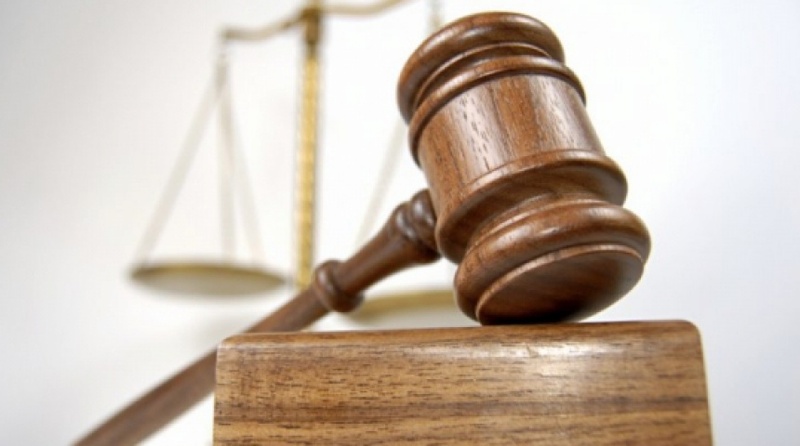 Адвокат вимагав кошти від клієнтки за «вплив на прийняття рішення суддею»