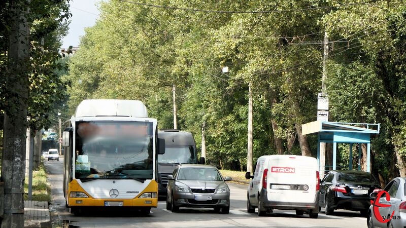 Великогабаритні автобуси з