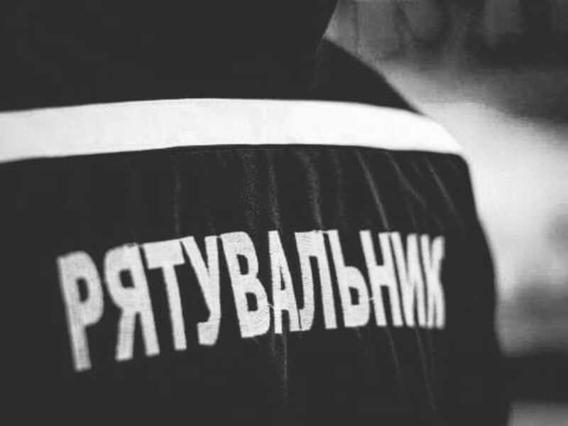 Чоловік подав рапорт на звільнення в українській рятувальній службі і тепер числиться у мчс росії