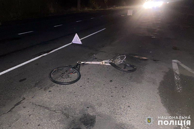 Від отриманих травм керманич велосипеда загинув на місці аварії