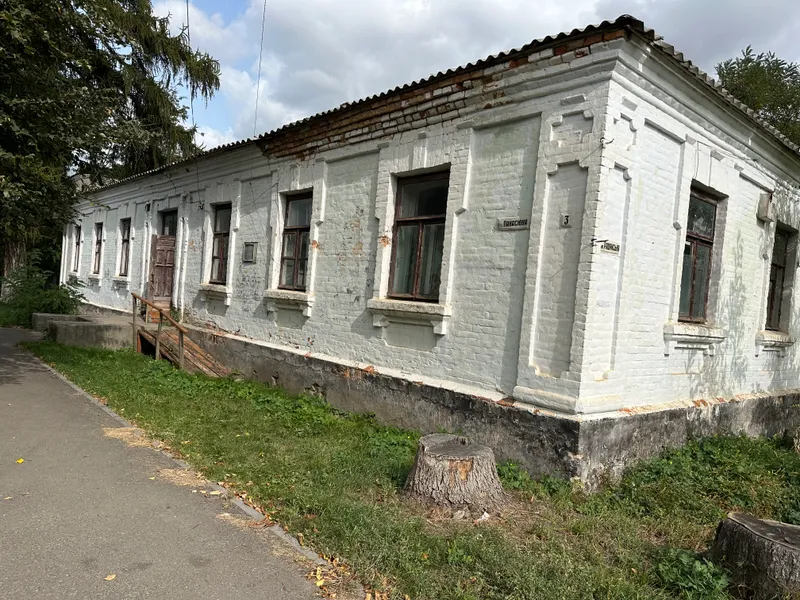 Будівлю музичної школи виставили на продаж в Летичеві