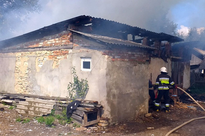 Причиною займання хліва у Славутському районі стало необережне поводження з вогнем