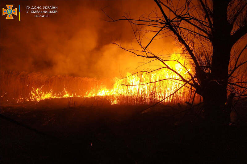 Рятувальники Хмельниччини минулої доби загасили три пожежі