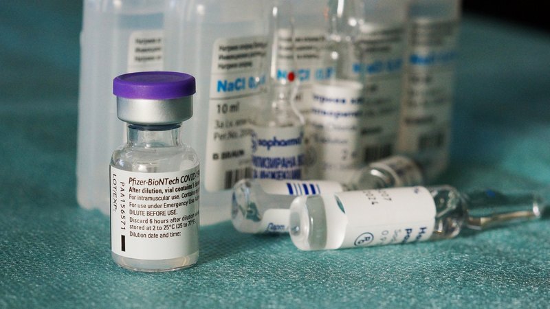 На Хмельниччину привезли 1170 доз вакцини Pfizer