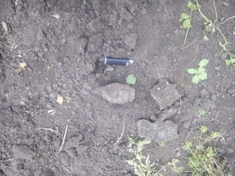 Чоловік знайшов гранату на городі