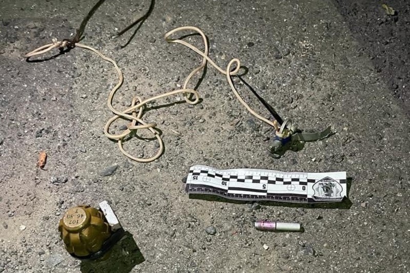 Охоронець однієї із стоянок міста помітив предмет ззовні схожий на гранату