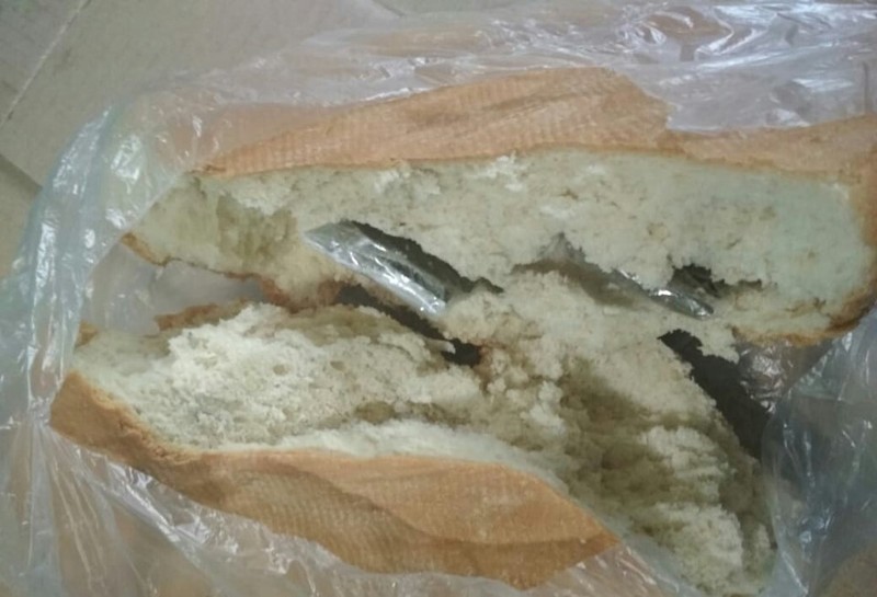 Пакетики із наркотиками заховали в хліб