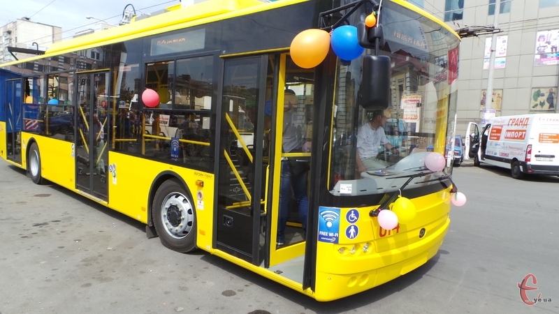 Ще сім нових тролейбусів курсуватимуть містом з вівторка. 