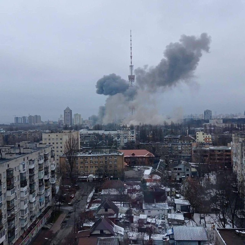 Росіяни обстріляли телевежу в Києві