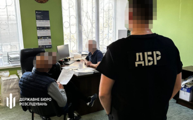 Підозру оголосили заступнику командира одного з підрозділів служби судової охорони у Хмельницькій області