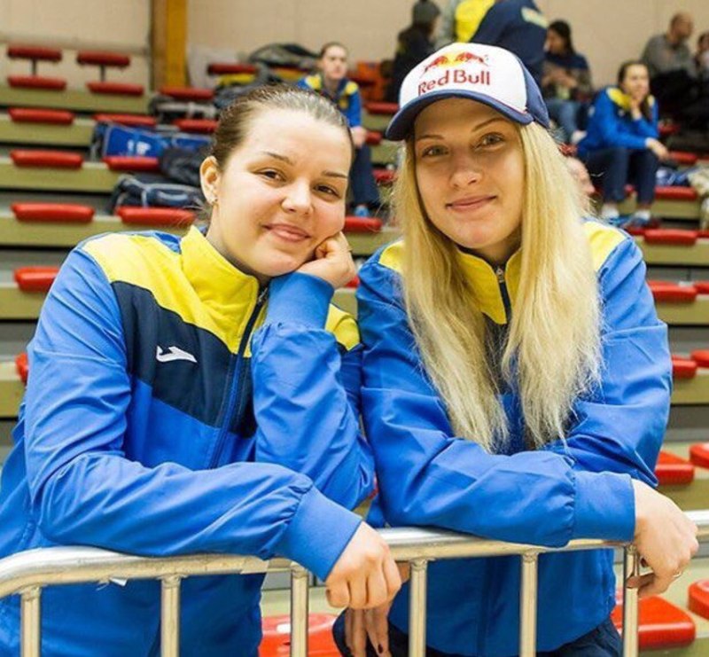 Аліна Комащук (ліворуч) поступилася в 1/8 фіналу лідеру збірної України Ользі Харлан 