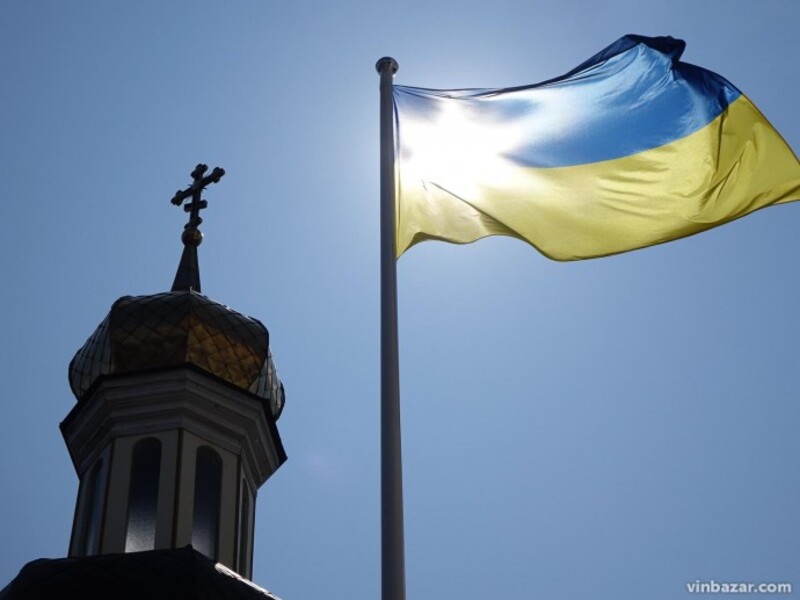Все більше громад переходять до Православної церкви України