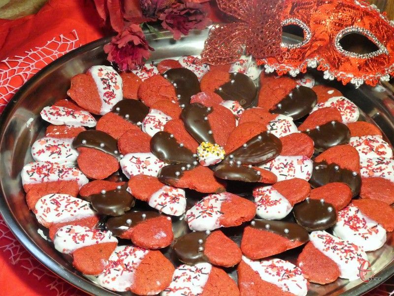 Яскраве й святкове печиво «Червоний оксамит» за мотивами популярного однойменного торта. 